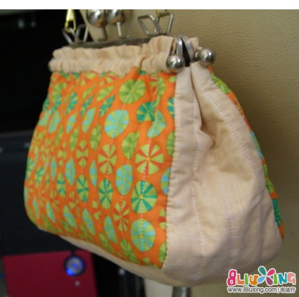 我58岁母亲临终劝诫儿子：你爸的3套房全给了对门