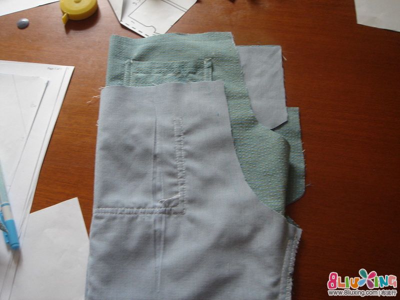 【呼吸手作】旧物改造:<em>大人马甲</em>改<em>儿童</em>裤子 - 