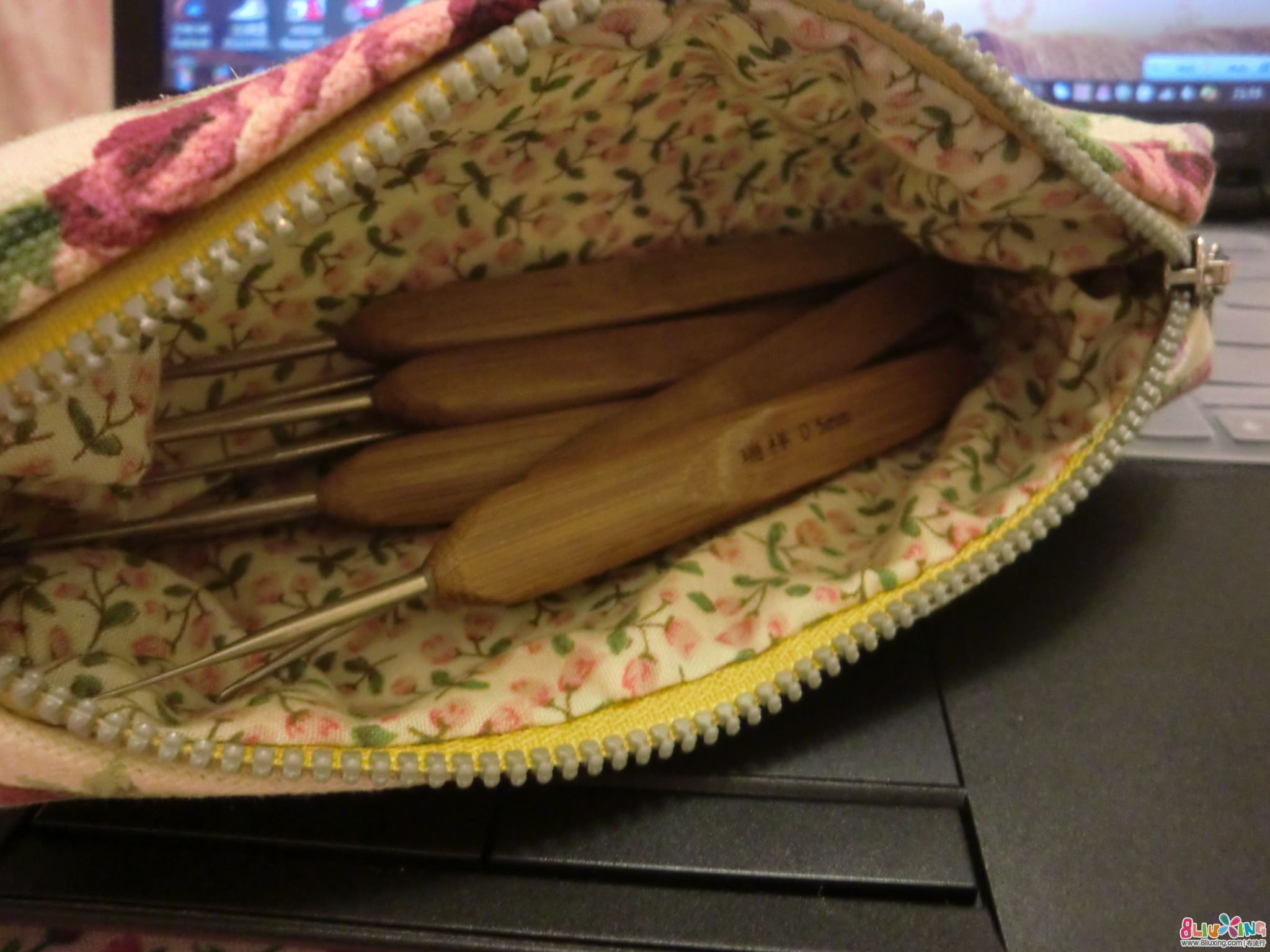 [10月的活动主题]可爱小笔袋-新出炉玫瑰花笔袋