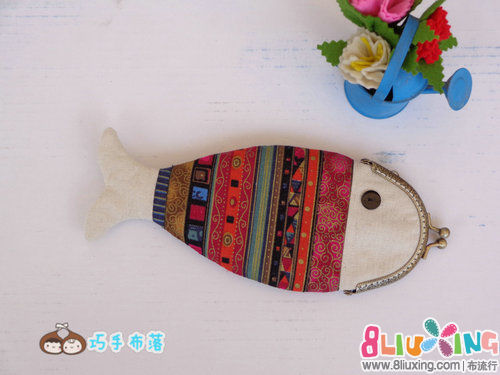 鱼形拼布口金笔袋 - 手工包包秀 布流行